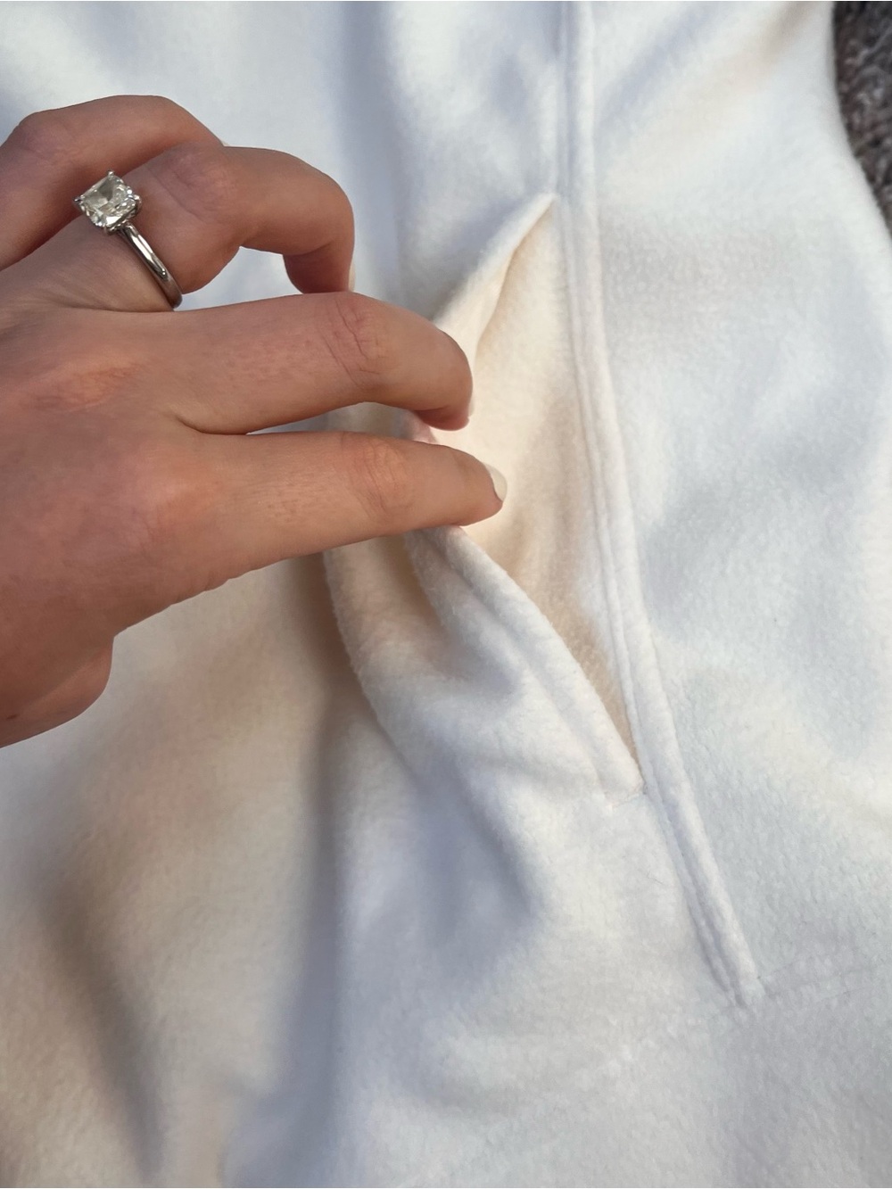 Alo Yoga Polar Fleece Hazy Pullover - Ivory - Picture 2 of 8